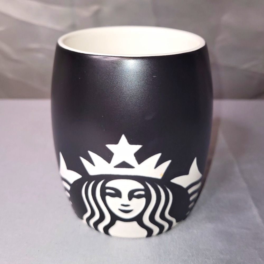 Starbucks 2011 Black & White Mermaid Logo Coffee & Tea Mug Original